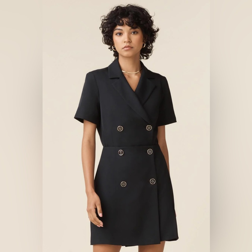 VETTA Black Double-Breasted Dress